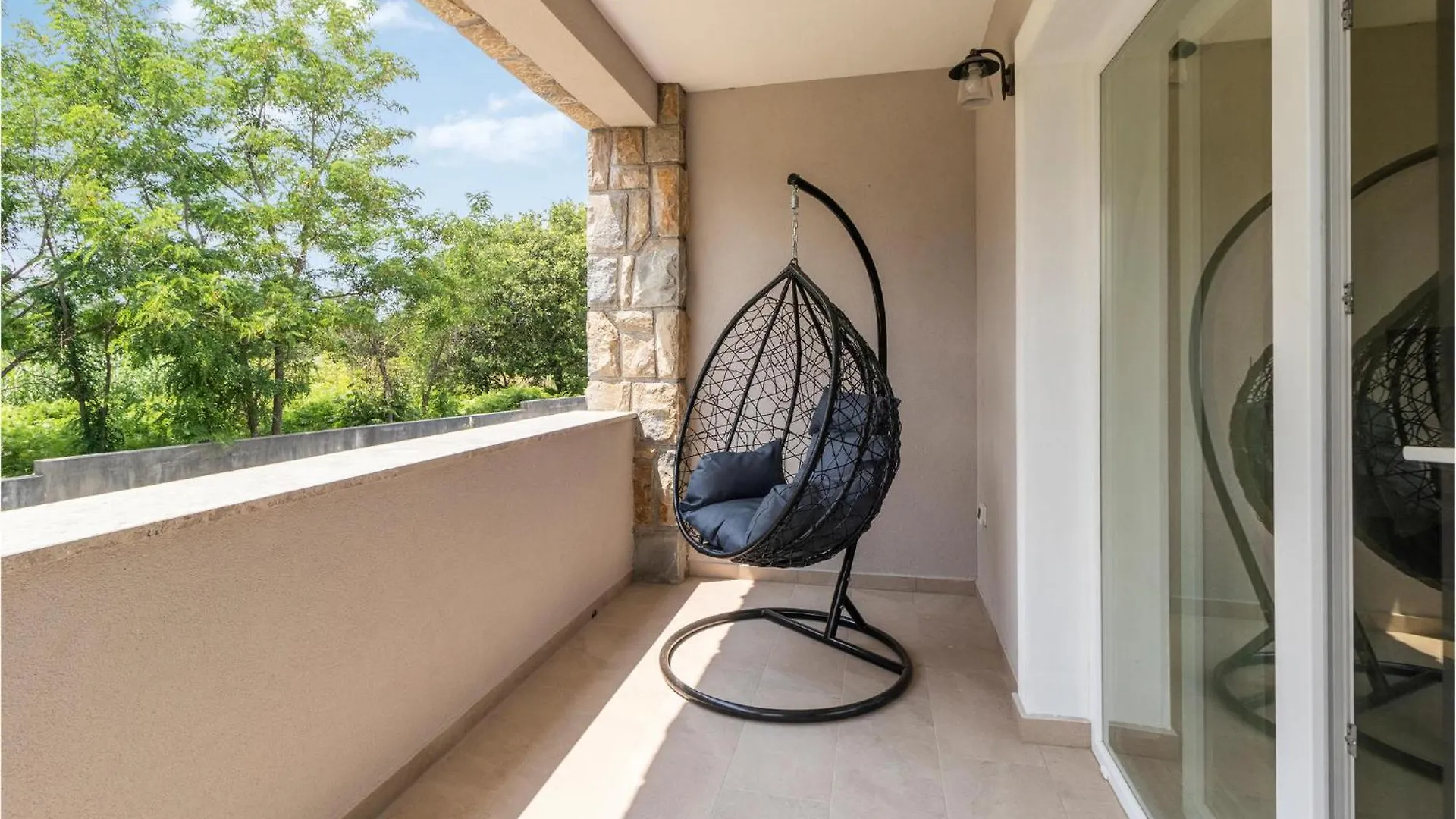 4 Bedroom Stunning Home In Lopar Holiday home