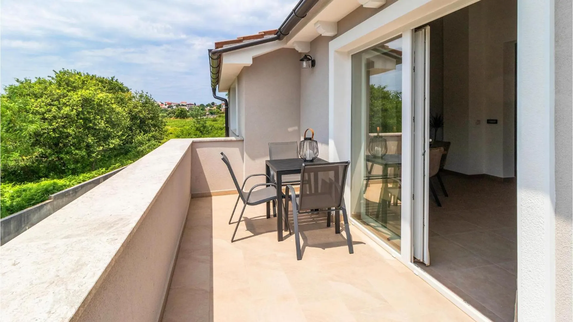 4 Bedroom Stunning Home In Lopar