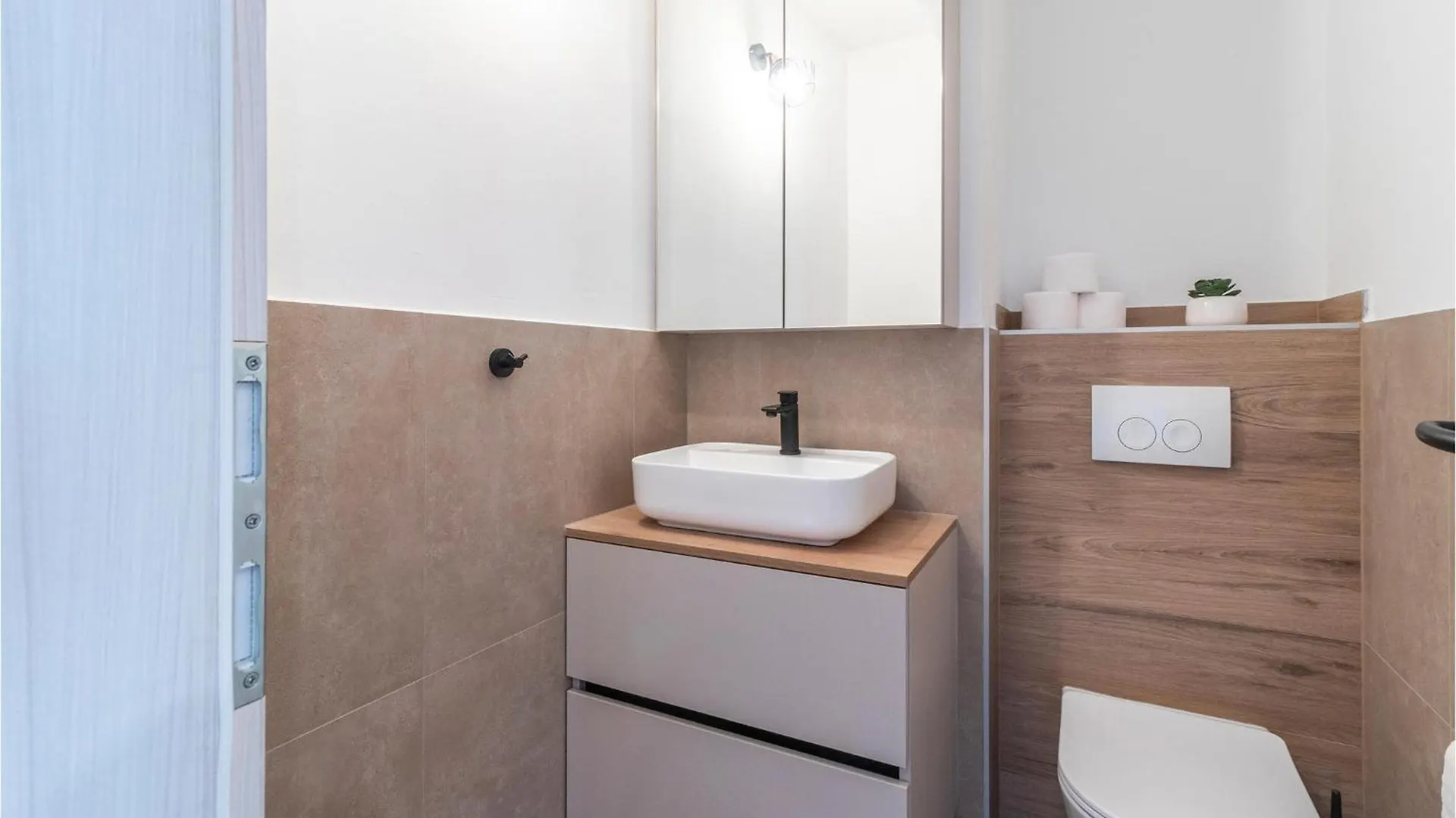 4 Bedroom Stunning Home In Lopar
